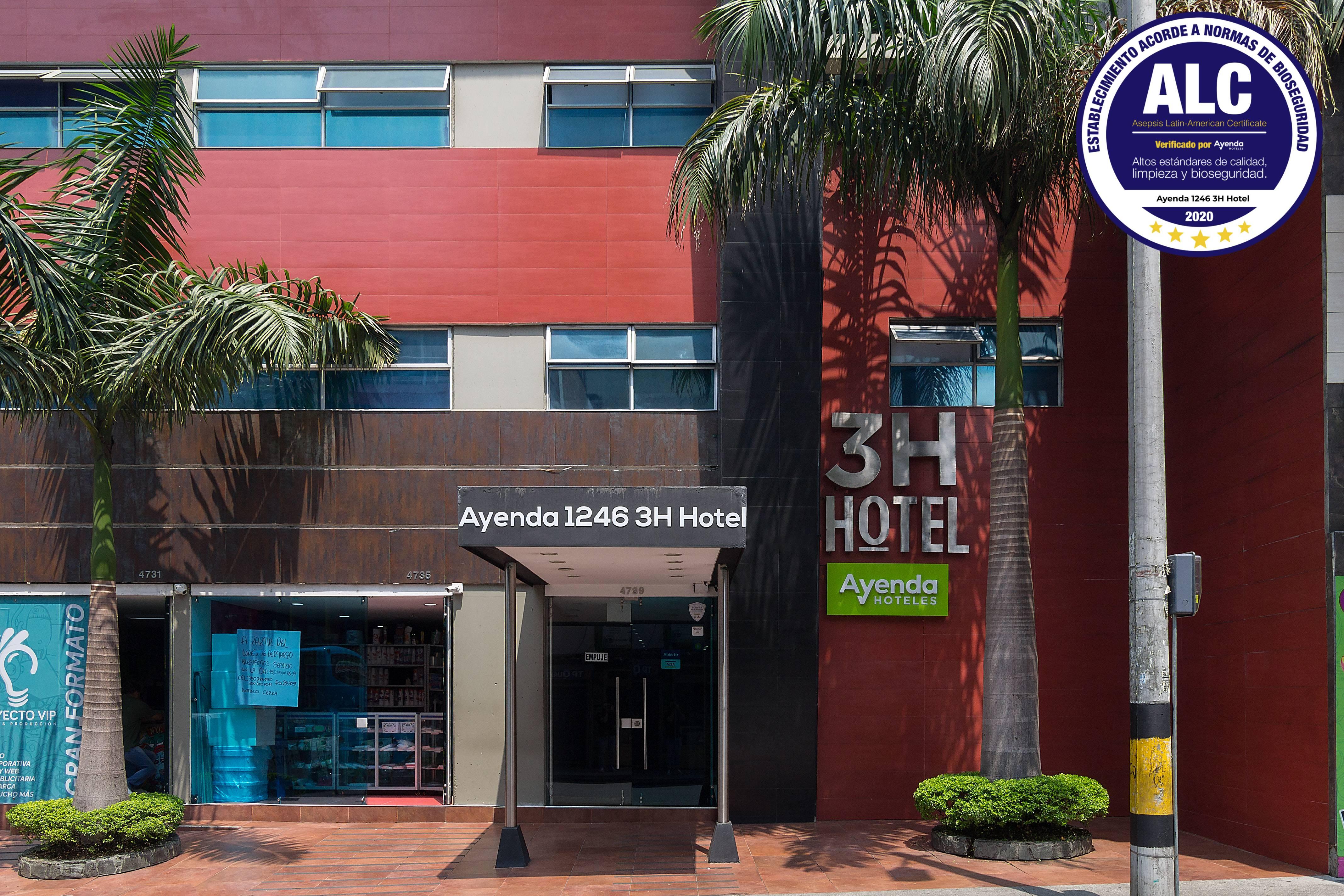 3H Hotel Centro Historico Medellin Bagian luar foto