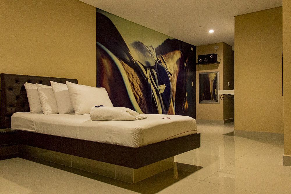3H Hotel Centro Historico Medellin Bagian luar foto