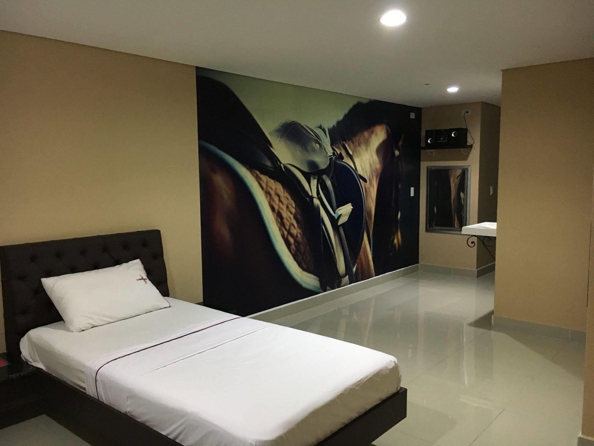3H Hotel Centro Historico Medellin Bagian luar foto